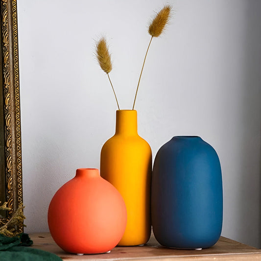 Astraelle - Elegant skandinavisk keramisk vase i minimalistisk stil til en moderne atmosfære
