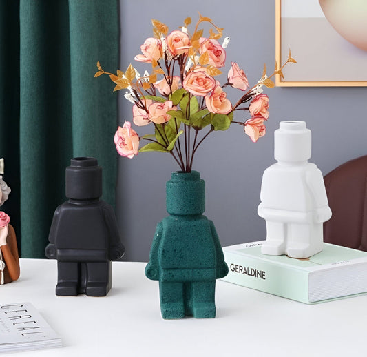 Larissa - Moderne robotdesign flettet plantepotte til et unikt havepræg