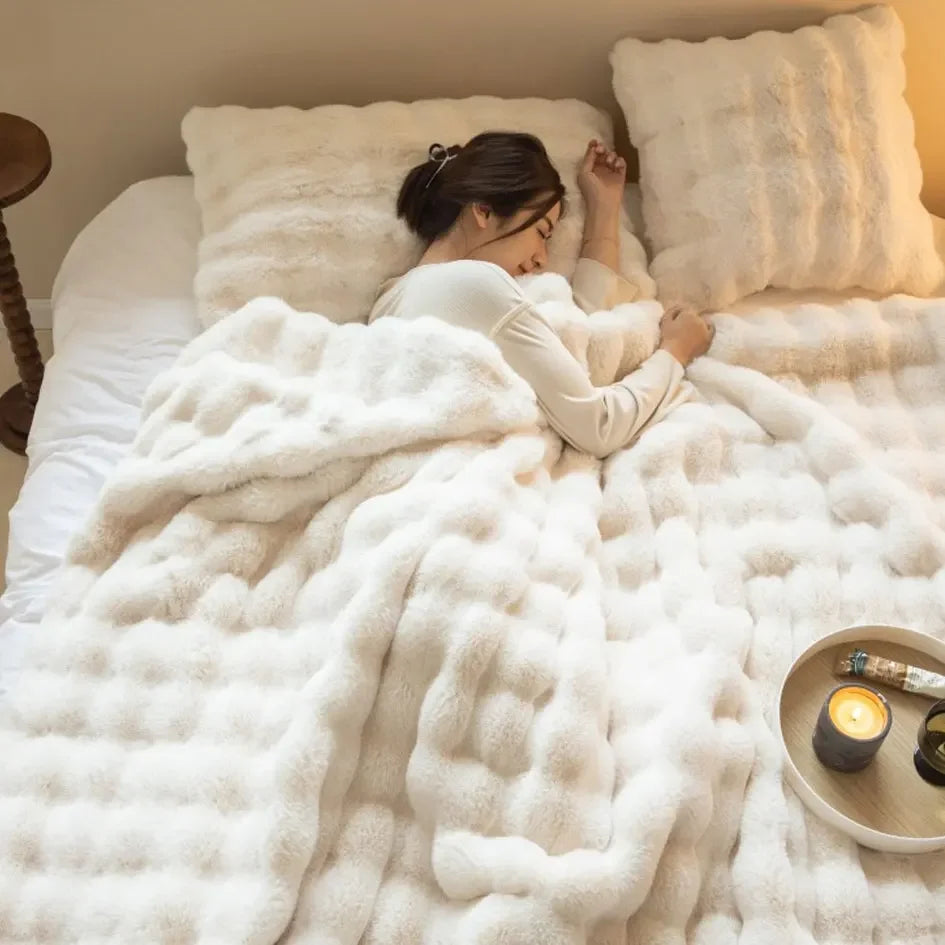 Ultimativ komfort: Blødt fleece-tæppe til hygge i sengen og på sofaen, ideelt hele året rundt