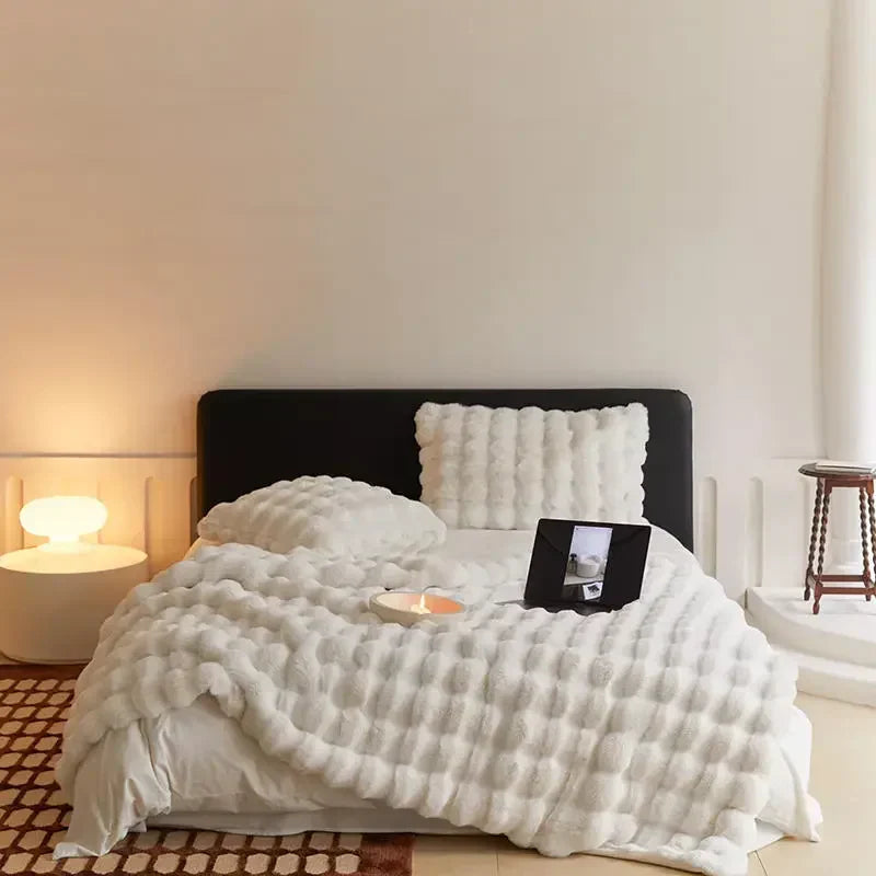 Ultimativ komfort: Blødt fleece-tæppe til hygge i sengen og på sofaen, ideelt hele året rundt
