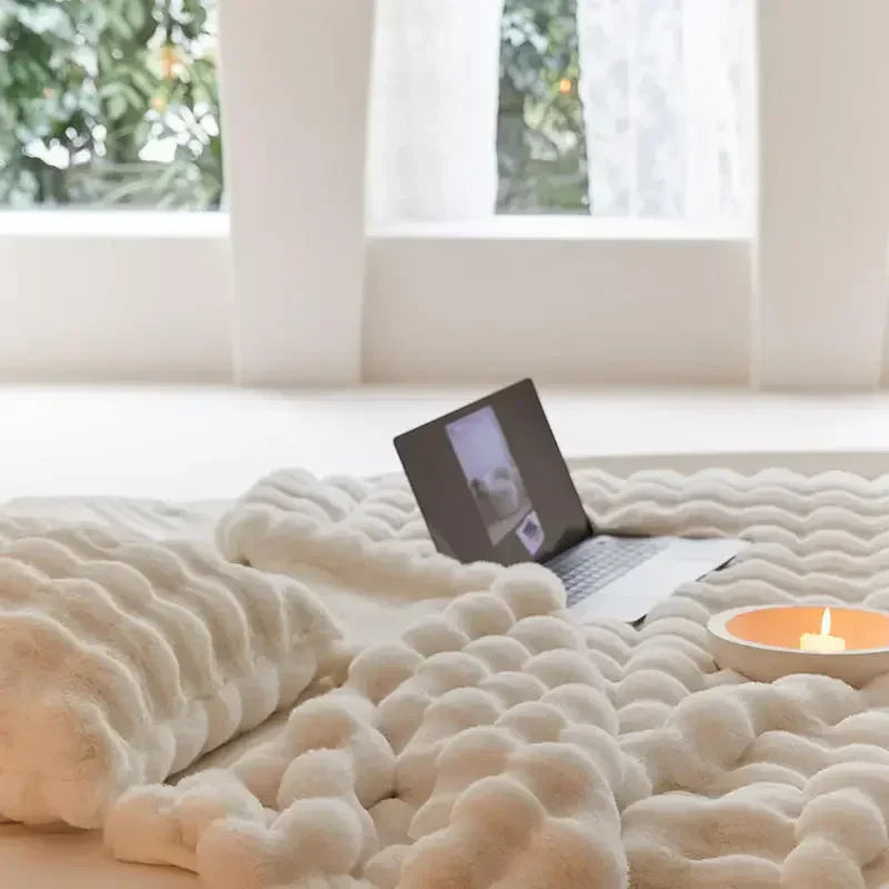 Ultimativ komfort: Blødt fleece-tæppe til hygge i sengen og på sofaen, ideelt hele året rundt