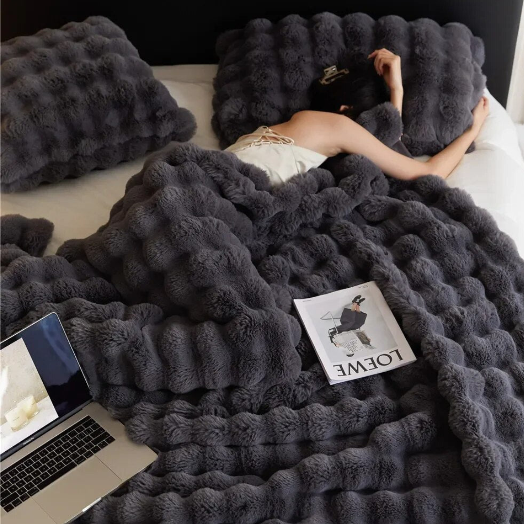 Ultimativ komfort: Blødt fleece-tæppe til hygge i sengen og på sofaen, ideelt hele året rundt