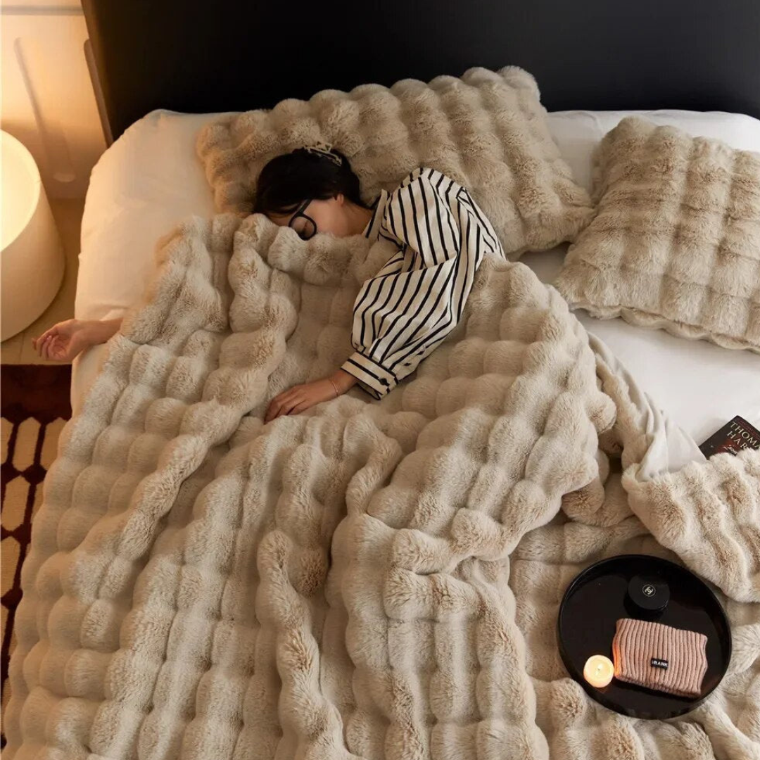 Ultimativ komfort: Blødt fleece-tæppe til hygge i sengen og på sofaen, ideelt hele året rundt