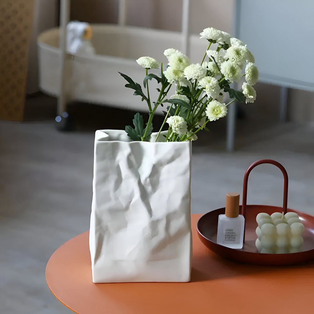 Celorie - Stilfuld Moderne Keramisk Vase med Papirspose Design