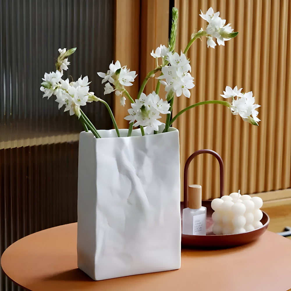 Celorie - Stilfuld Moderne Keramisk Vase med Papirspose Design