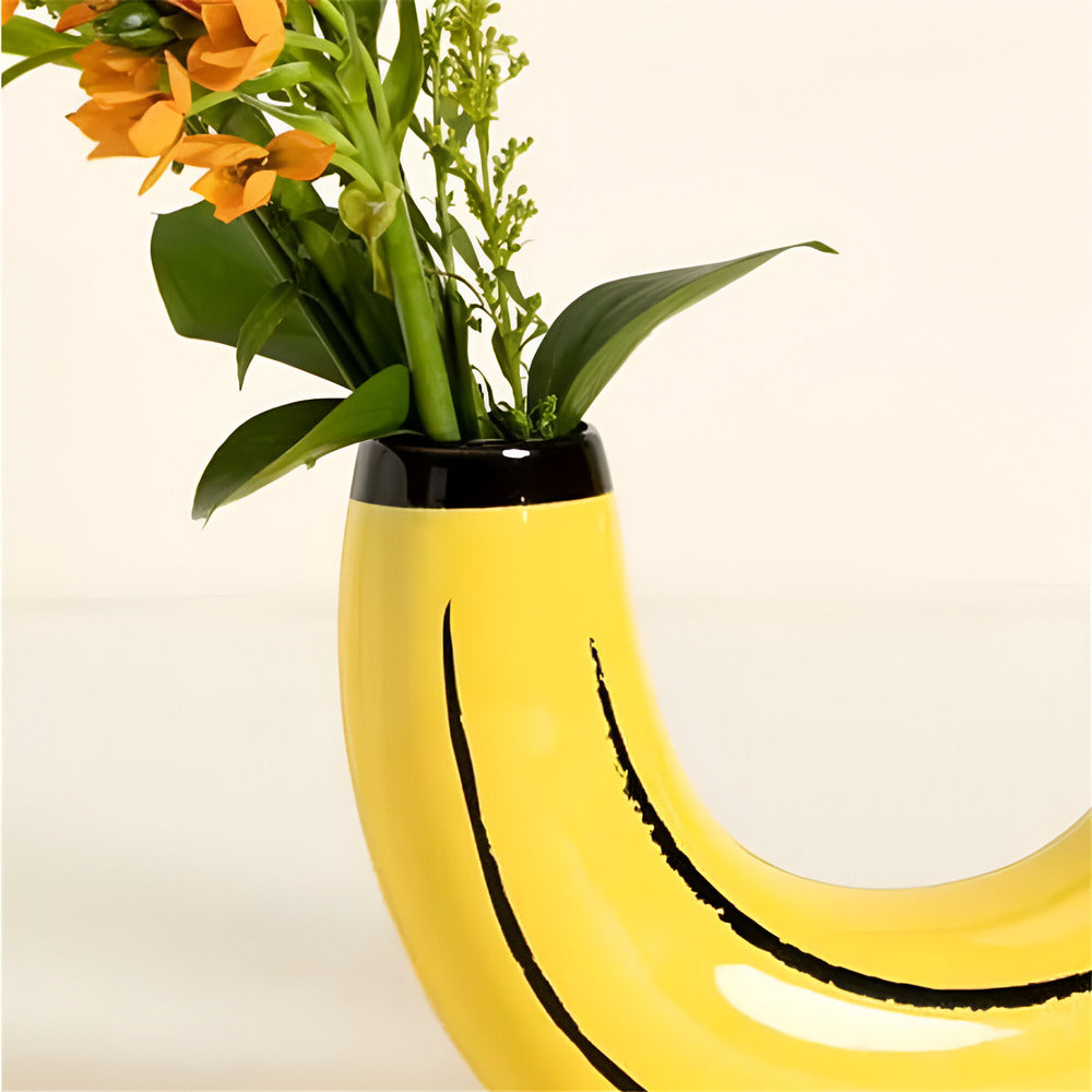 Seralith - Unik Moderne Dekorativ Bananformet Vase til Stilfulde Interiører