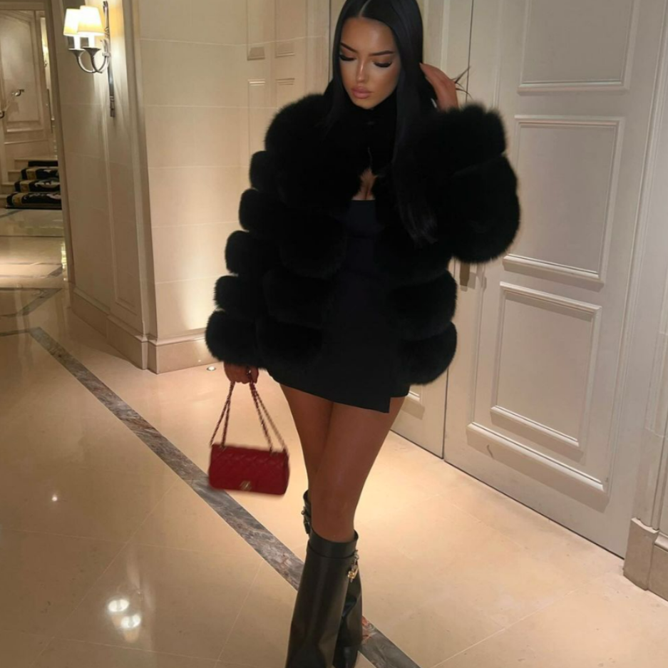 Ladoza Classy Fur - Elegant and Sophisticated Fur Accessory