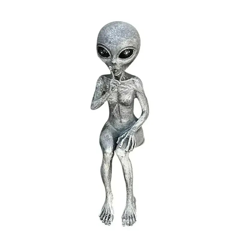 Aethra - Mystisk fremmedharpiksbillede med UFO til unik havedekoration