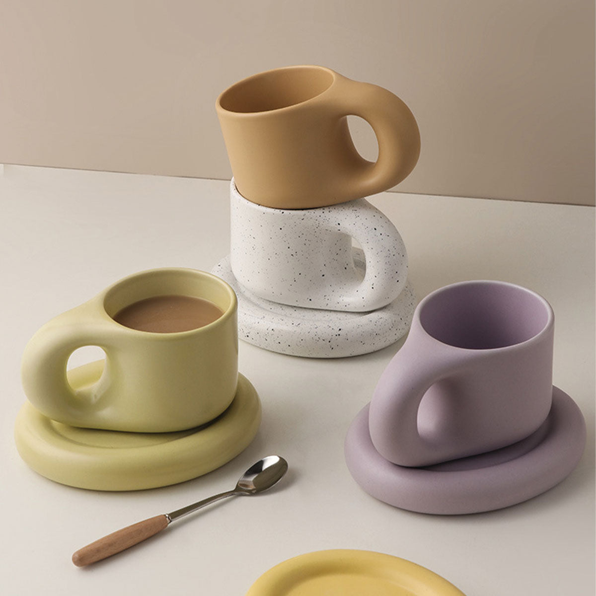Elegant holdbar keramisk espressokop – perfekt til dine premiumkaffer