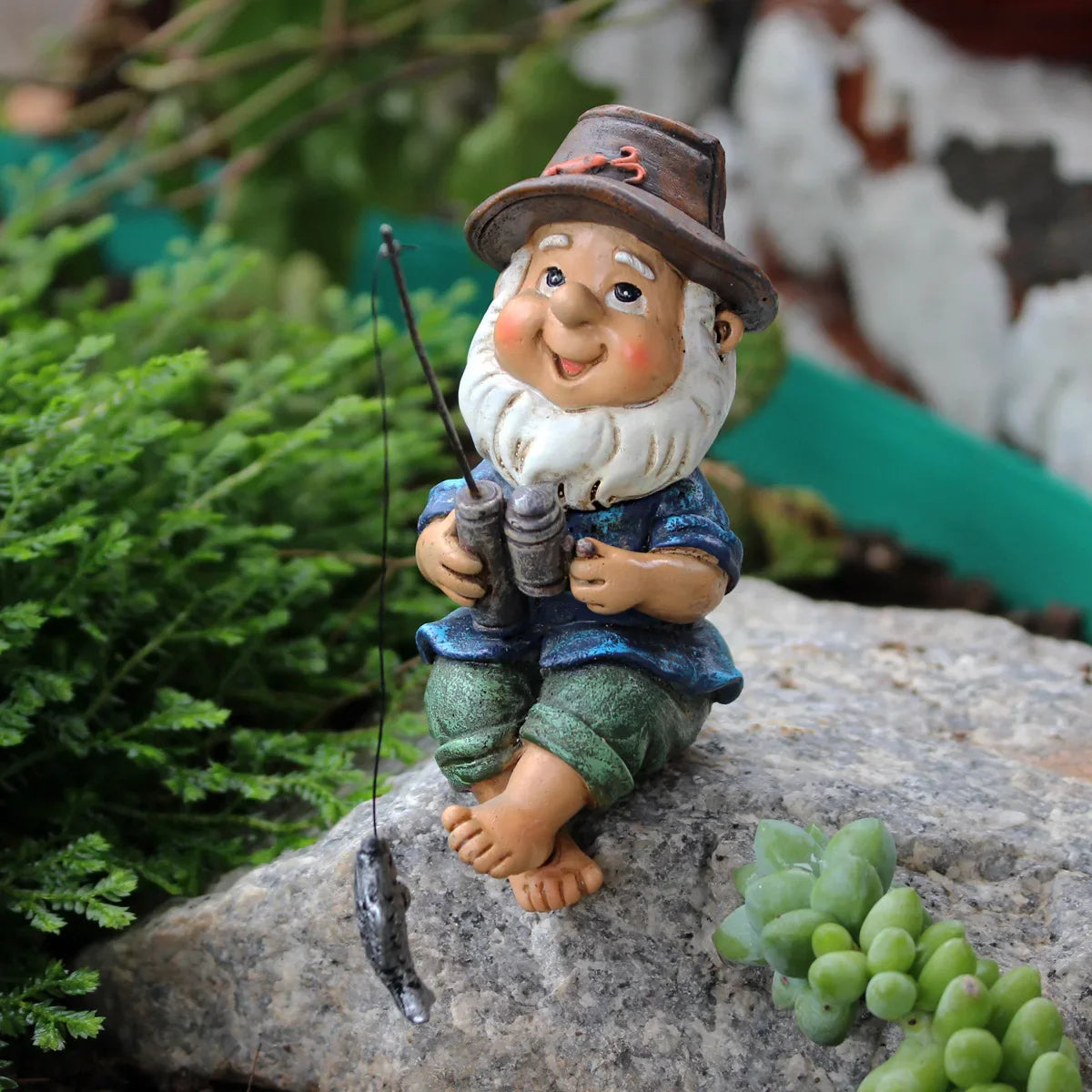 Thalia Forsvindende Nisse Harpiksfigur - Perfekt til Skrivebord og Borddekoration